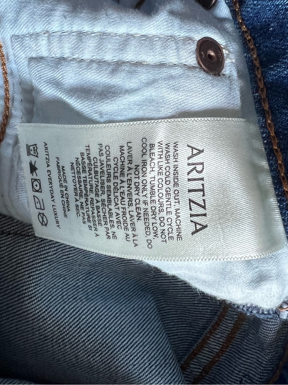 Aritzia Denim Forum The Arlo high rise Straight 28L and 29 Waist - Picture 3 of 4